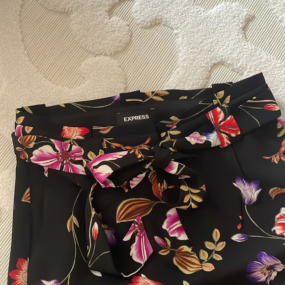 Express high rise ankle length polyester dress pants - Picture 2 of 3